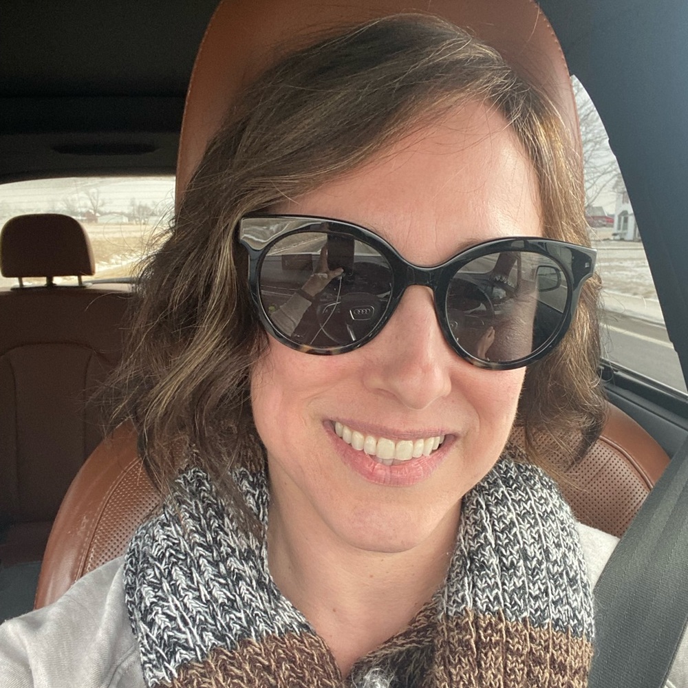Meet your Posher, Nicole